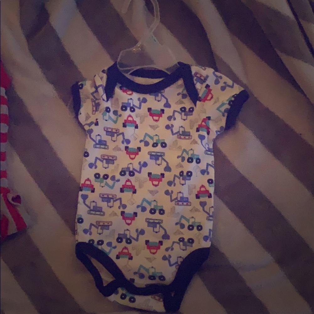 New 3-6 months onesie